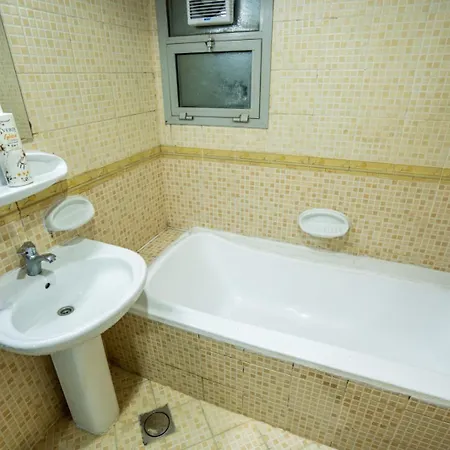 Peaceful Room For Family Or Couples Abu Dhabi Exterior foto